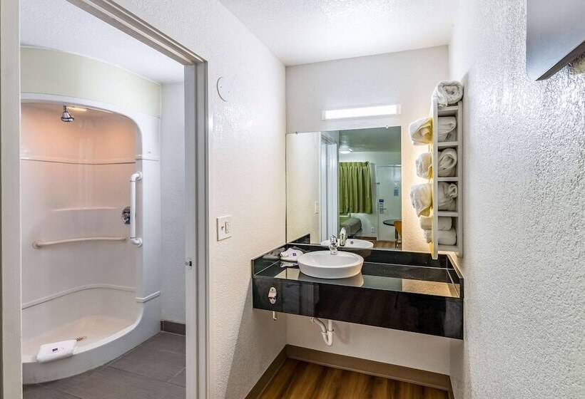 스탠다드 룸 더블 침대 2개, Motel 6bellmead, Tx  Waco