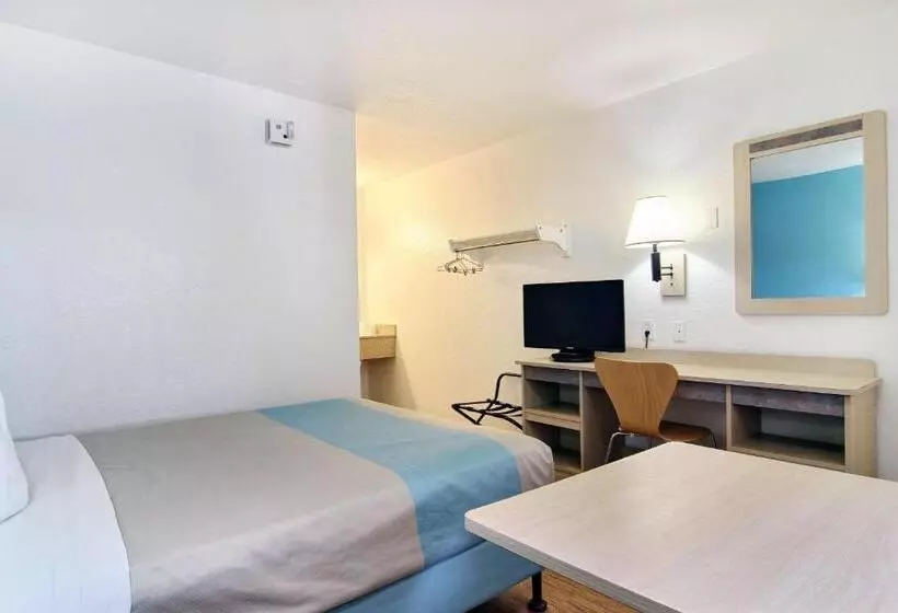 اتاق استاندارد, Motel 6 Lubbock, Tx