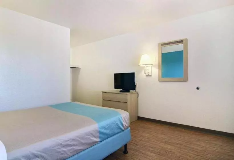 اتاق لوکس چهار تخته, Motel 6 Lubbock, Tx