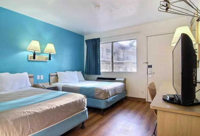 اتاق لوکس چهار تخته, Motel 6 Lubbock, Tx