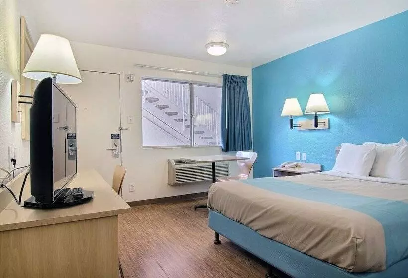 اتاق لوکس, Motel 6 Lubbock, Tx