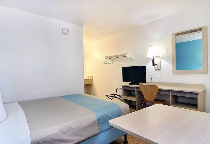 اتاق لوکس, Motel 6 Lubbock, Tx
