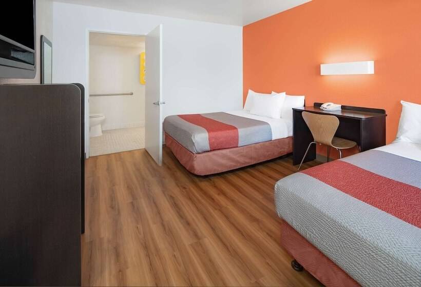 غرفة قياسية لذوى الاحتياجات الخاصة, Motel 6thousand Oaks, Ca