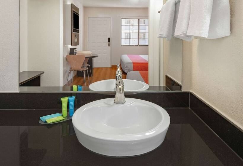 Номер Deluxe, Motel 6thousand Oaks, Ca