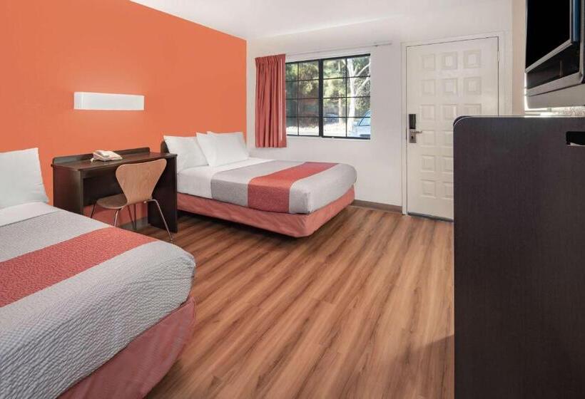 غرفة قياسية رباعية, Motel 6thousand Oaks, Ca