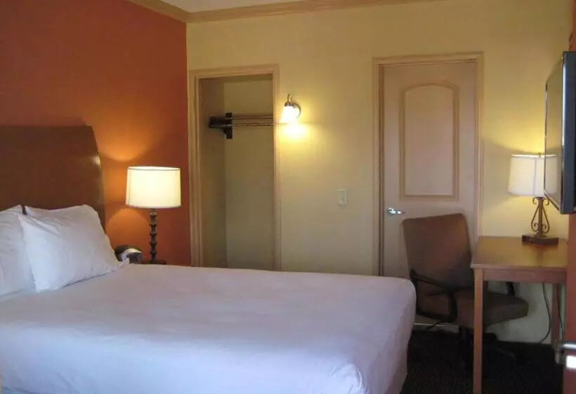 キングサイズベッドのスタンダードルーム, Americas Best Value Inn Porterville