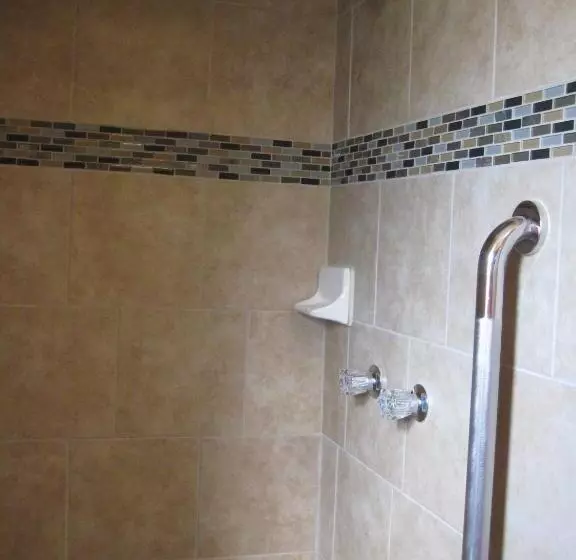デラックススイート, Americas Best Value Inn Porterville