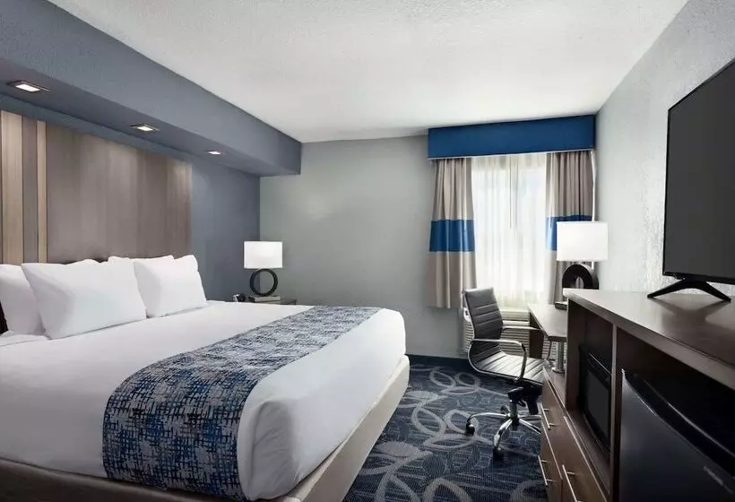 障害者適応デラックスルーム, Baymont Inn & Suites Shawnee