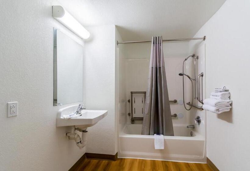 Номер Deluxe Адаптированный для Инвалидов, Travelodge By Wyndham Essington / Philadelphia Airport