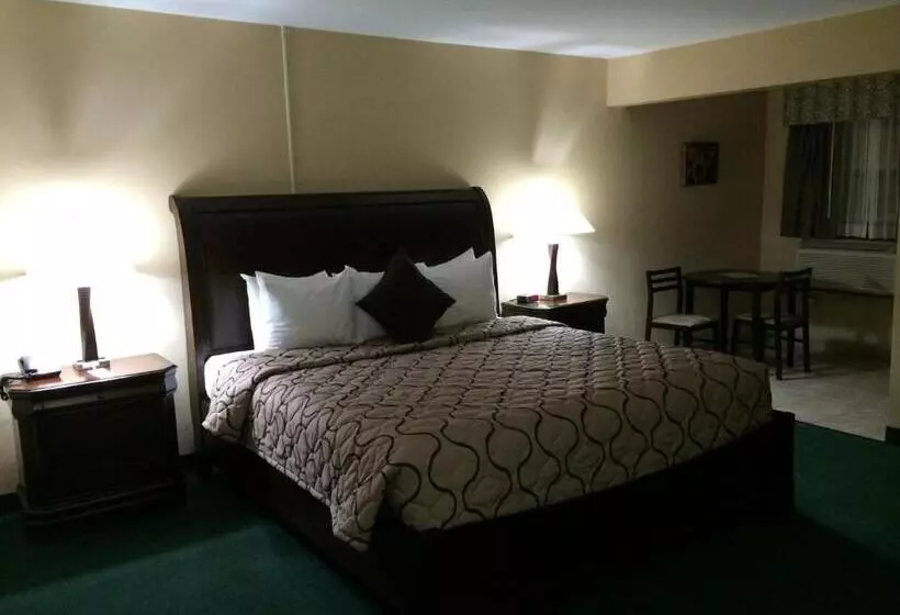 キングサイズベッドのスタンダードルーム, Pacer Inn & Suites Motel