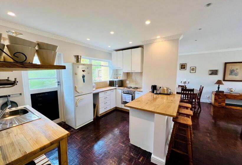 テラス付きスタンダードルーム, Goblin S Mead