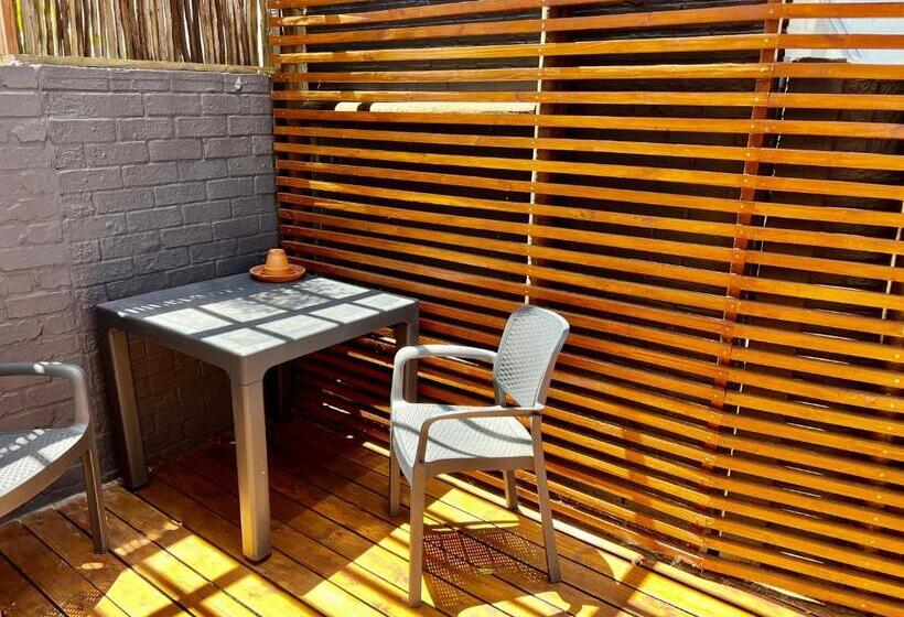 テラス付きスタンダードルーム, Goblin S Mead