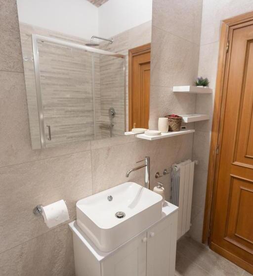 סוויטת ג'וניור עם טרסה, Pettinary Village B&b