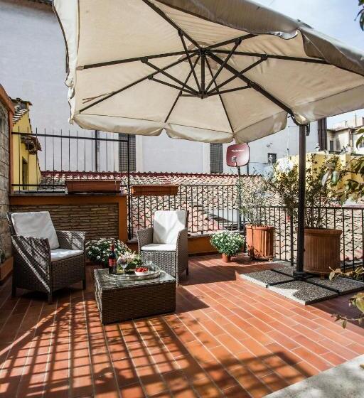 סוויטת ג'וניור עם טרסה, Pettinary Village B&b