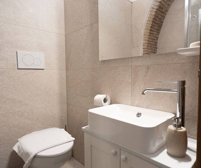 סוויטת ג'וניור עם טרסה, Pettinary Village B&b