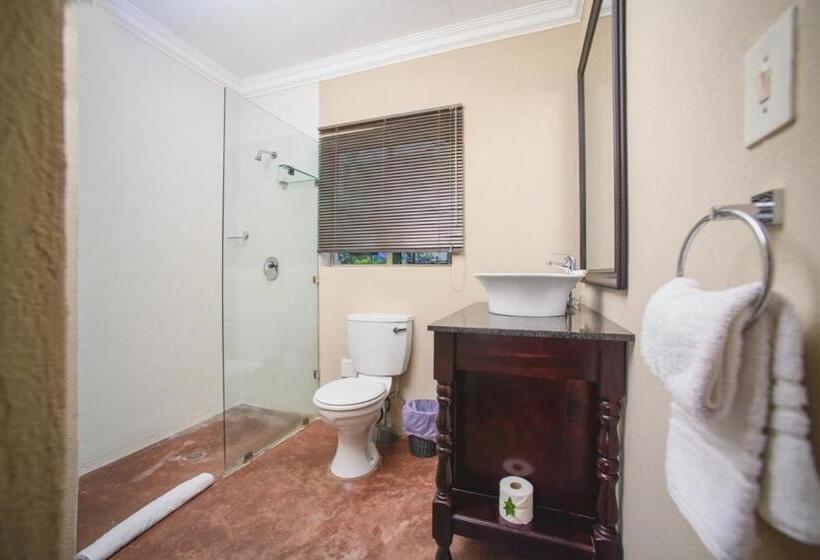 Семейный Номер, Stille Woning