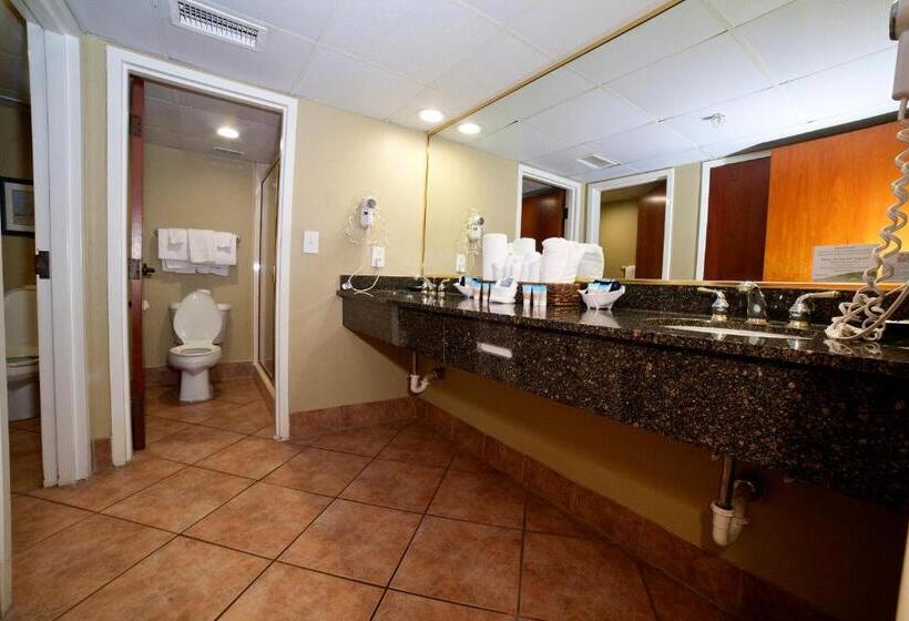 2 Bedrooms Suite Sea View, Desoto Beach