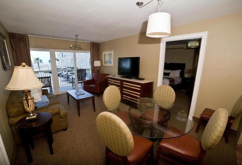 2 Bedrooms Suite Sea View, Desoto Beach