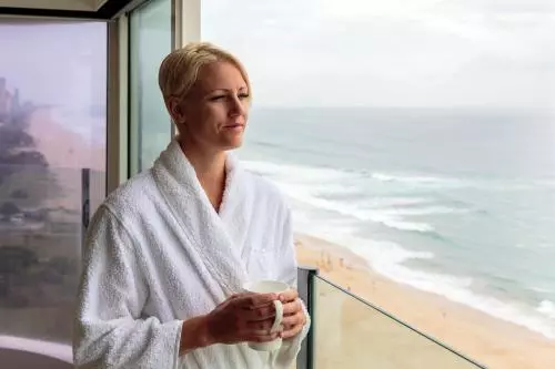 1 Bedroom Penthouse Apartment, Dorchester On The Beach
