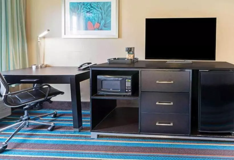 اتاق استاندارد با تخت بزرگ برای معلولان, La Quinta By Wyndham Muskogee