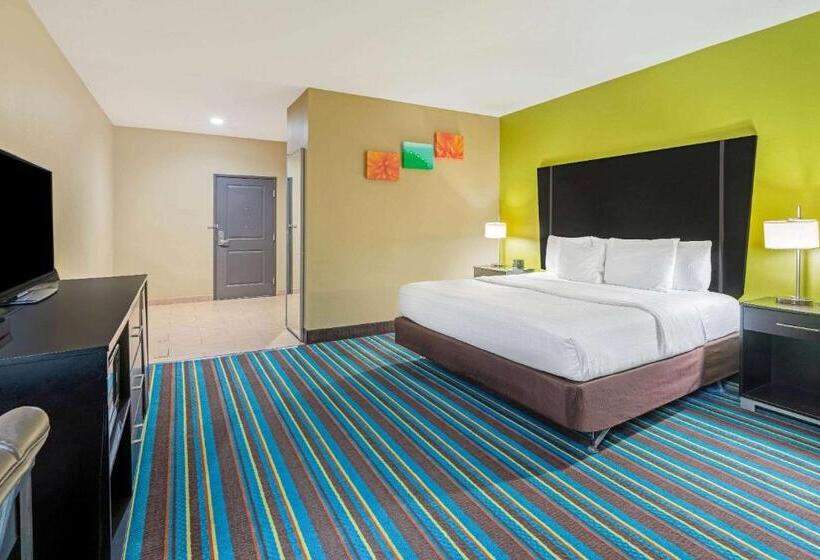 带大床的豪华间, La Quinta By Wyndham Muskogee