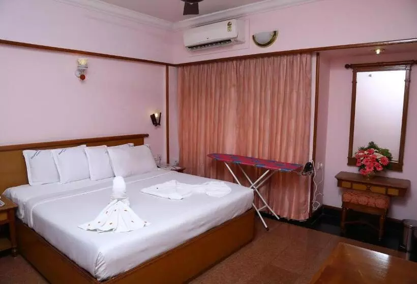 デラックスルーム, Mayura Residency