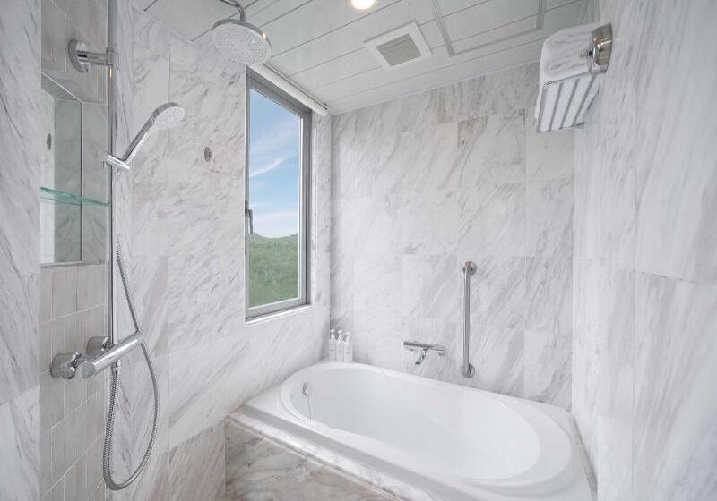 اتاق خانوادگی, Norfolk