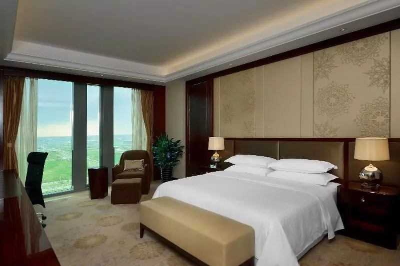 キングサイズベッドのデラックスルーム, Sheraton Shenyang South City