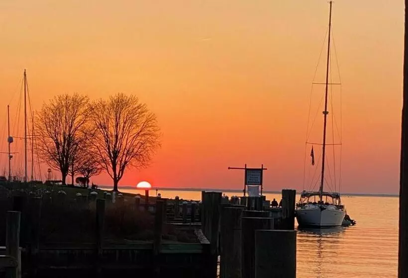 景色の見えるスタンダード４人部屋, The Tilghman Island Inn