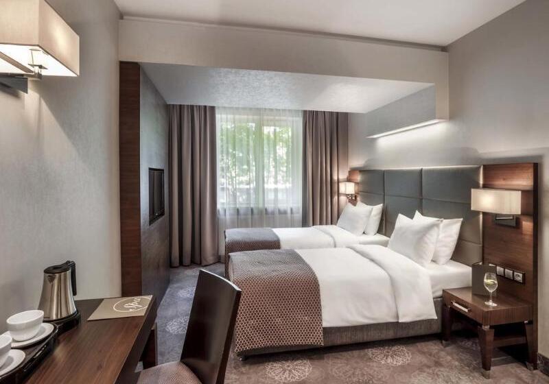 Номер Superior, Warszawianka