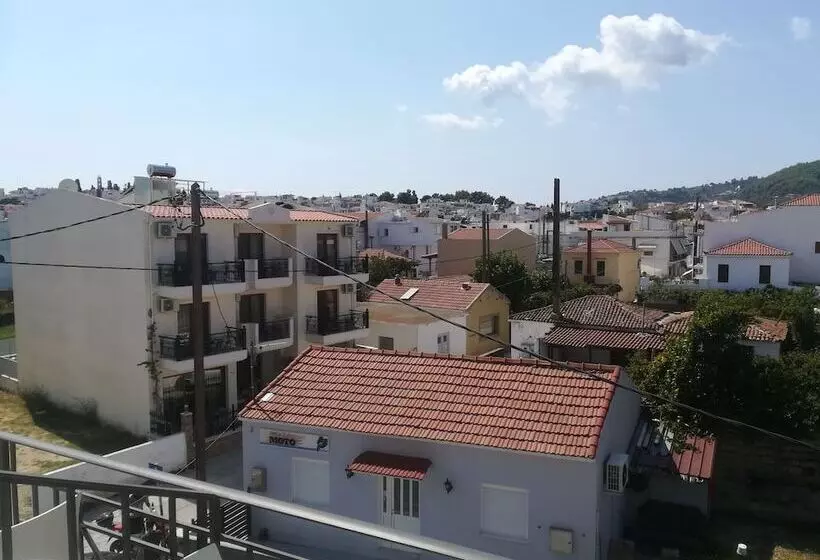 استودیوی استاندارد, Iris Skiathos