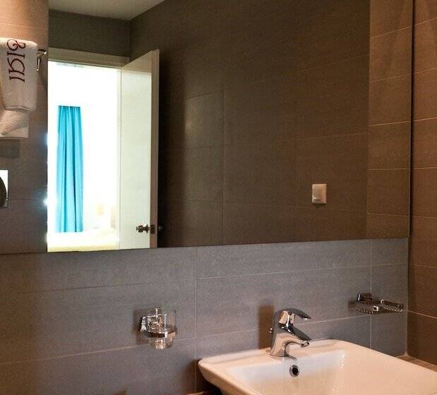 スタンダードスタジオ, Iris Skiathos