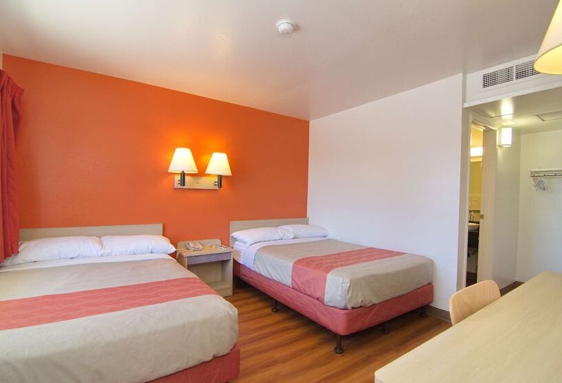 Номер Deluxe, Motel 6indio, Ca  Palm Springs