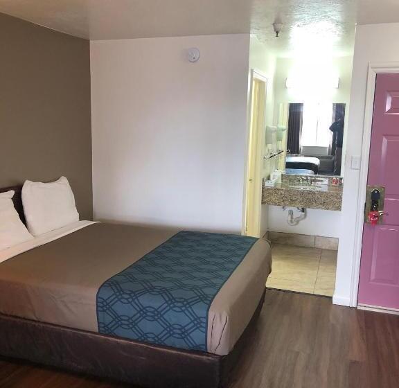 Номер Стандарт, Ameri Stay Inn & Suites