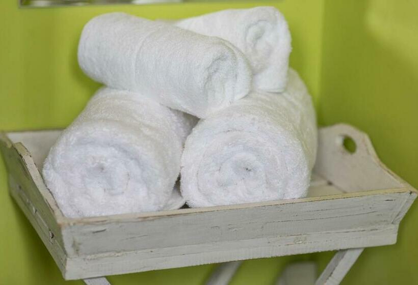 غرفة قياسية, Bryn Woodlands House