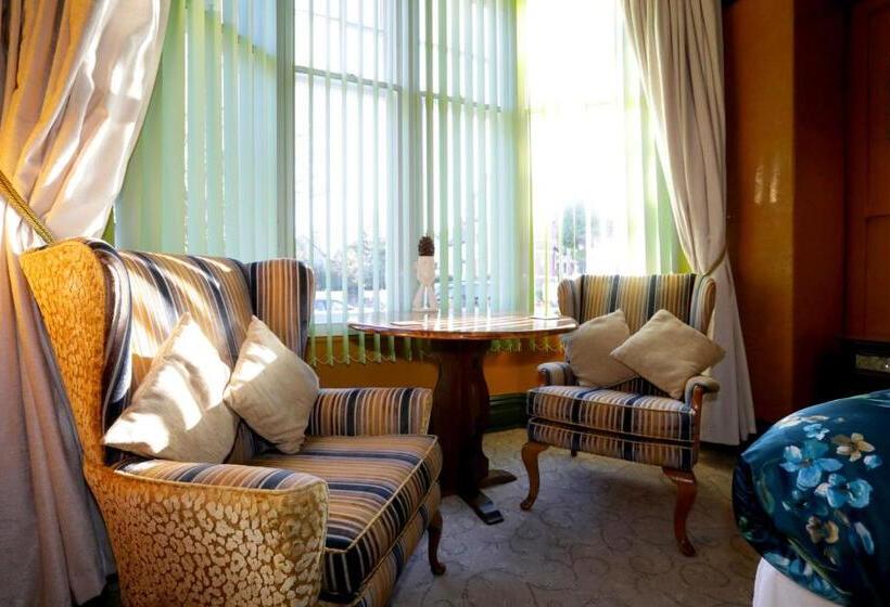 غرفة قياسية, Bryn Woodlands House