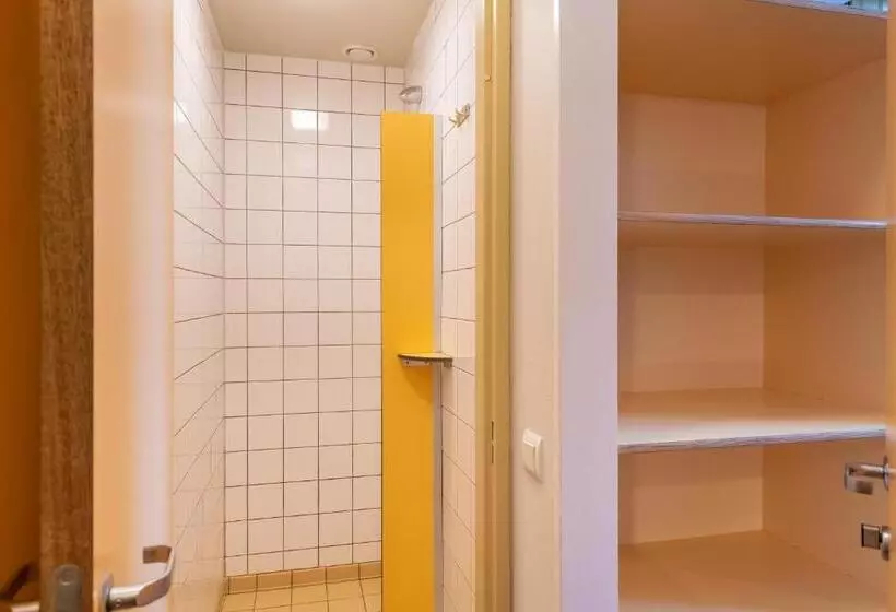 ルームシェアのワンベッド, Stayokay Hostel Arnhem