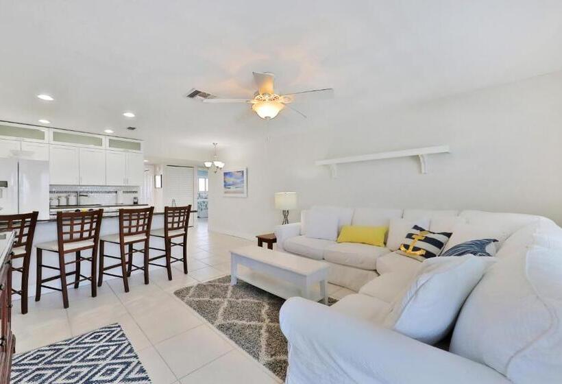 2ベッドルームアパートメント, 2 Bed 2 Bath Apartment In Tampa Bay