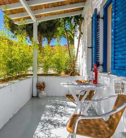 غرفة قياسية ثلاثية مزودة بتراس, Coralli Seaside Resort