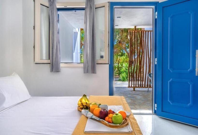 חדר סטנדרט לשלושה עם נוף לגינה, Coralli Seaside Resort