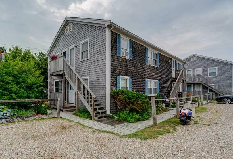 침실 2개 아파트, Endless Summer