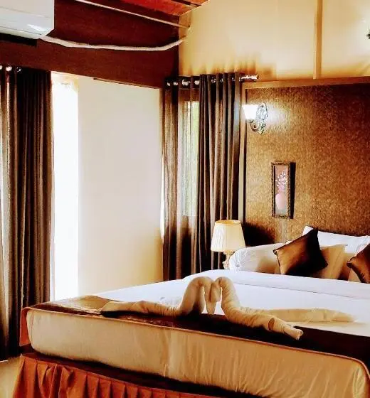سوییت خانوادگی, Badami Heritage Resort