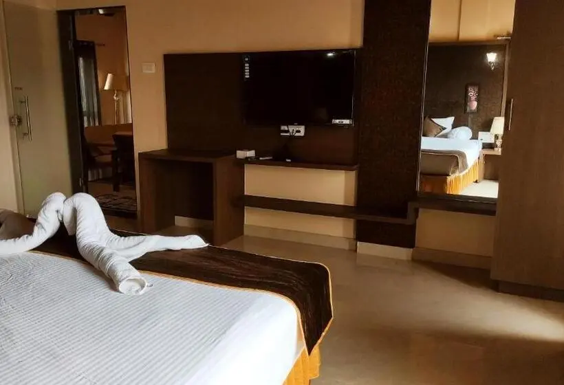 سوییت خانوادگی, Badami Heritage Resort