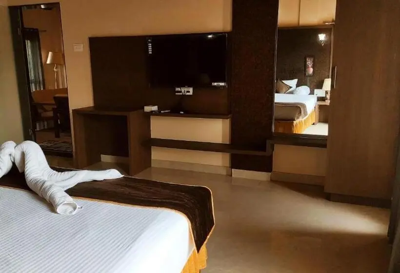سوییت خانوادگی, Badami Heritage Resort
