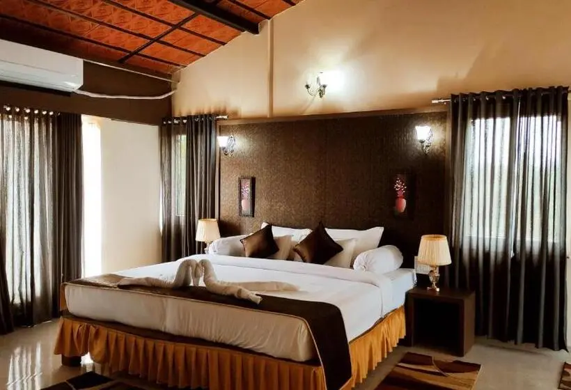 سوییت خانوادگی, Badami Heritage Resort