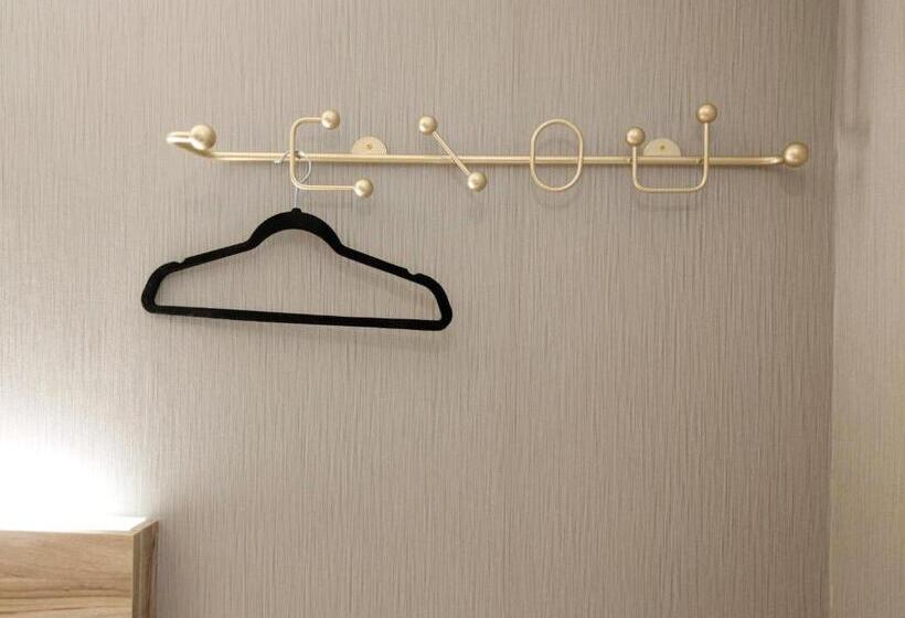 اتاق سوپریور, Hinoen