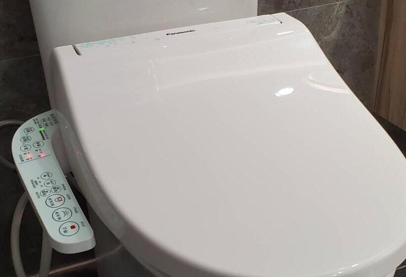 اتاق لوکس, Hinoen