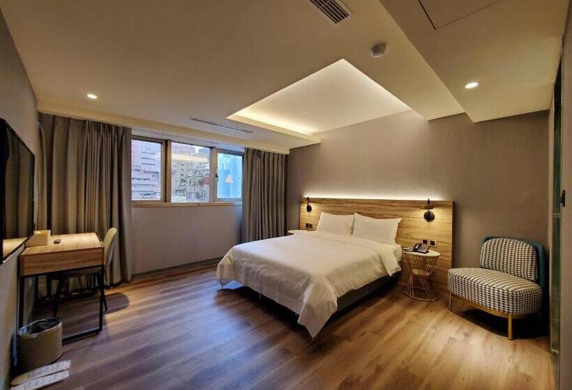 اتاق سوپریور, Hinoen