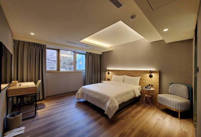 اتاق سوپریور, Hinoen