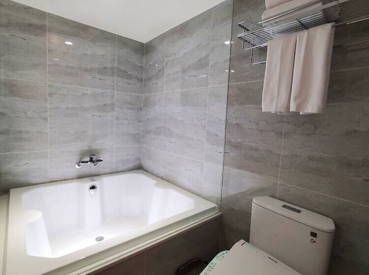 اتاق لوکس, Hinoen